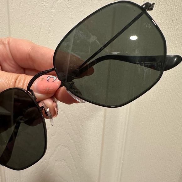 Raybans - Picture 4 of 5